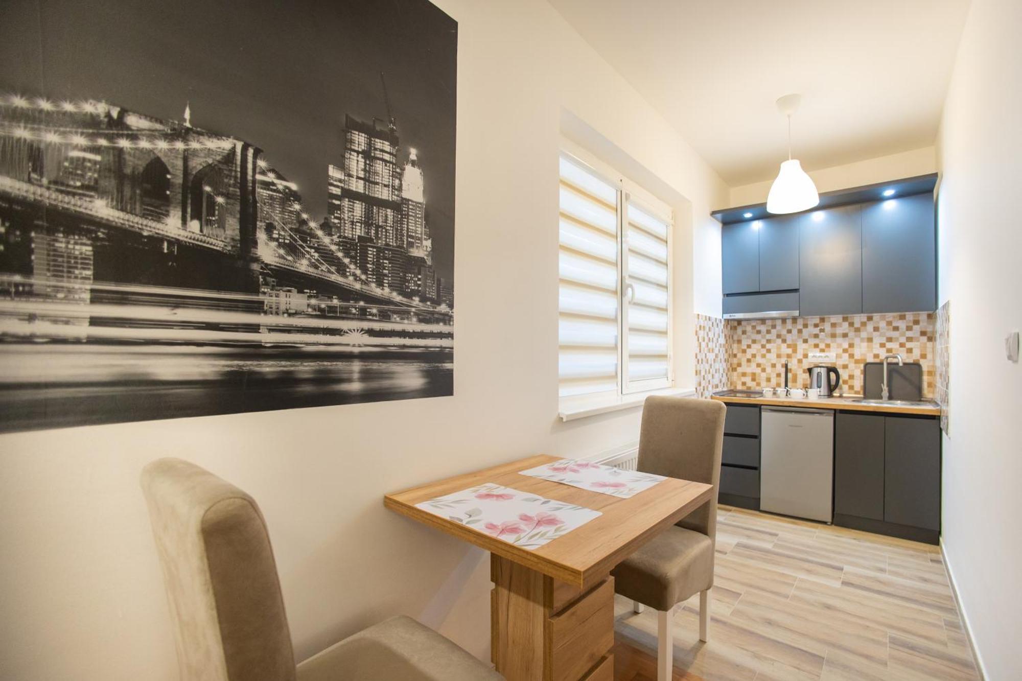 V & V Studio Apartments 2 Ni Eksteriør bilde