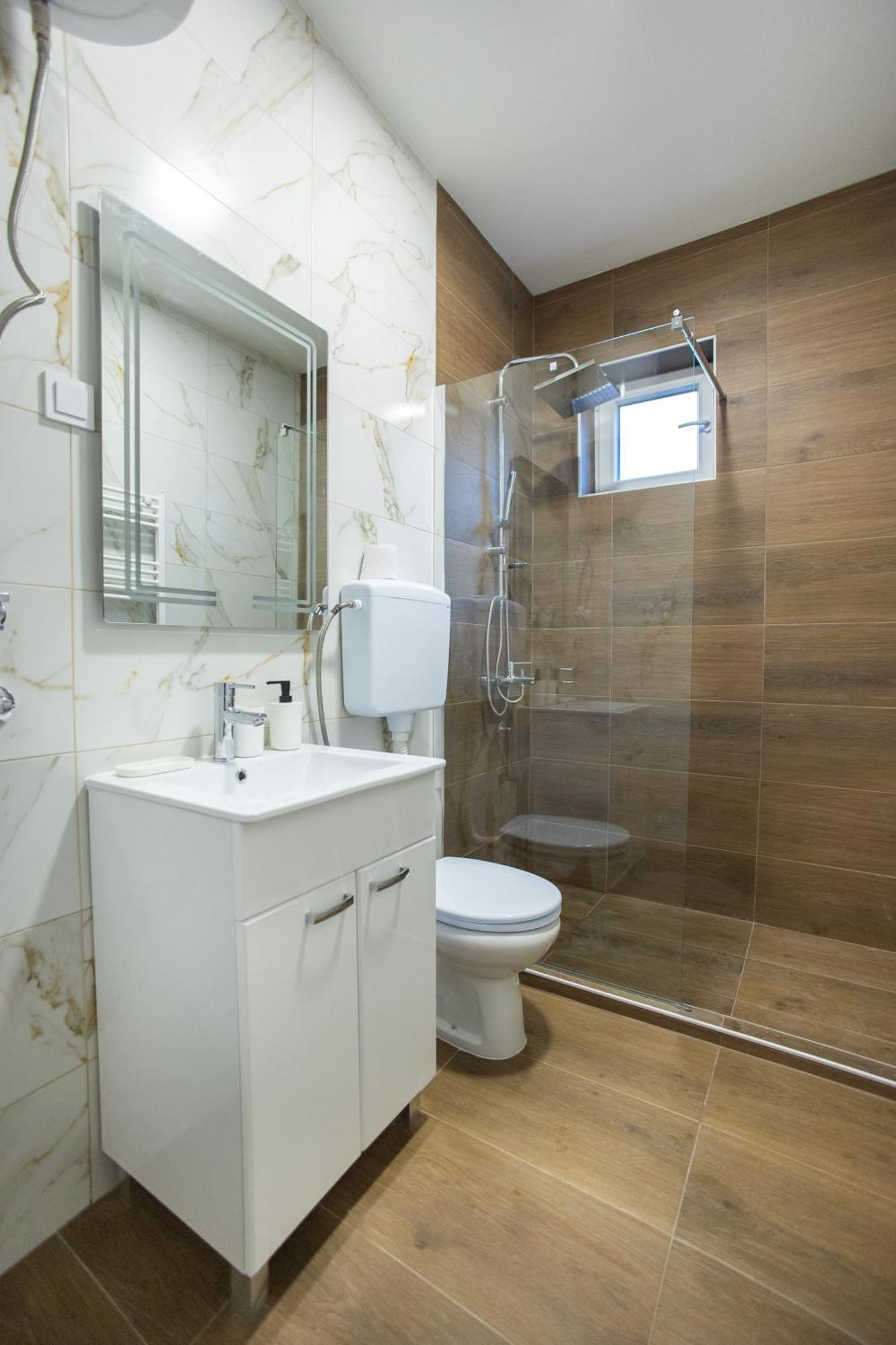 V & V Studio Apartments 2 Ni Eksteriør bilde